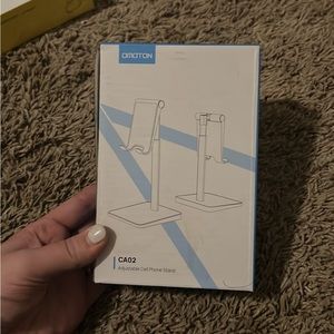 Adjustable phone stand